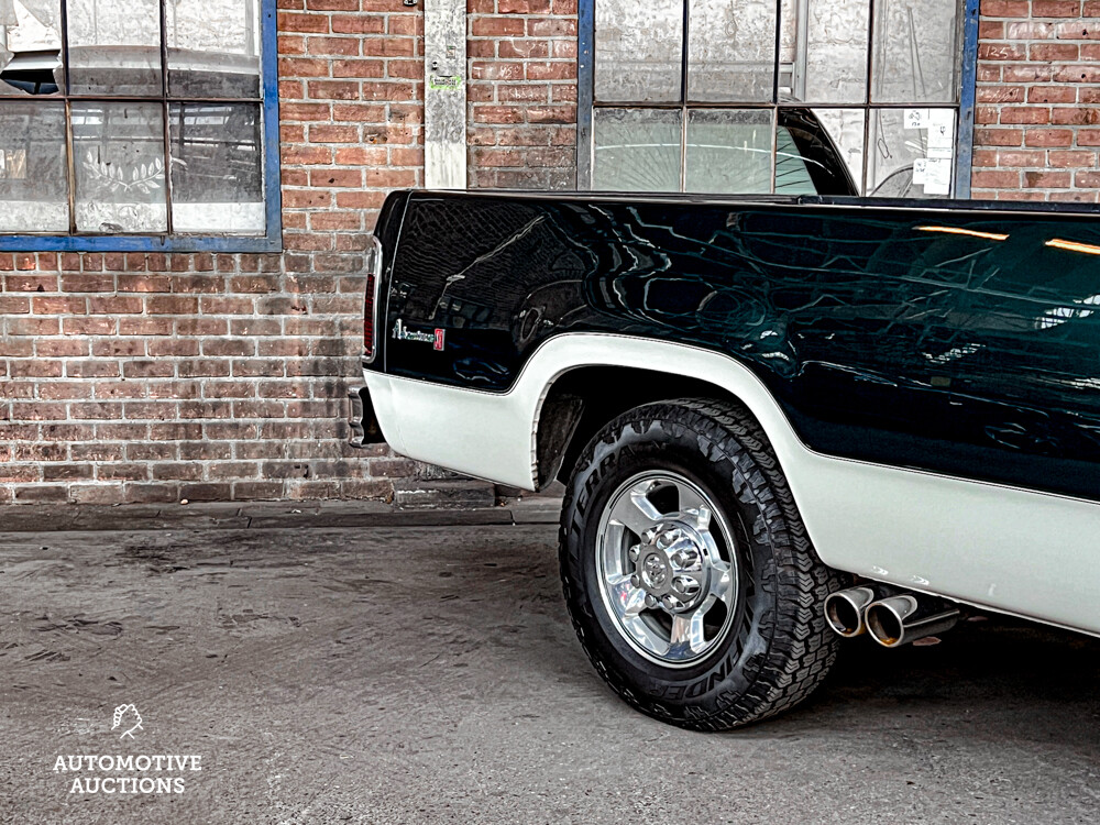 Ausweichen D200 5.9 182 PS 1974, 65-YD-23.