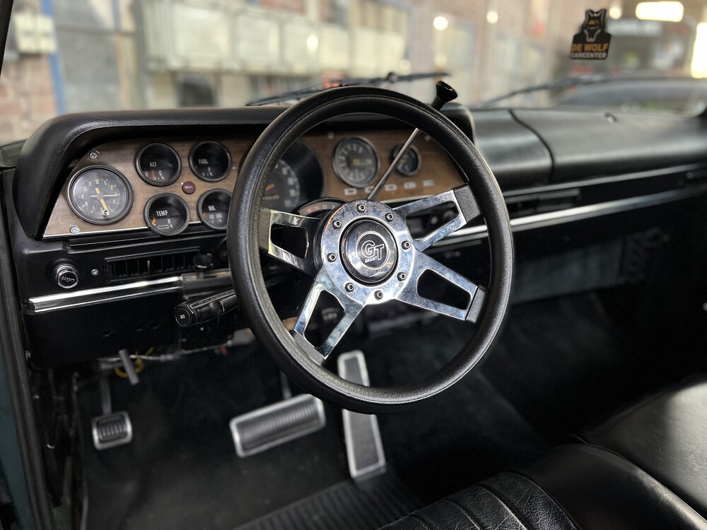 Ausweichen D200 5.9 182 PS 1974, 65-YD-23.