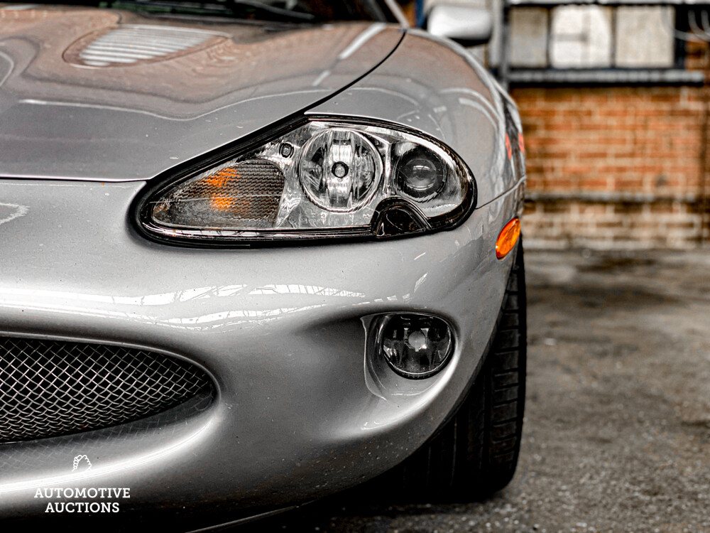 Jaguar XKR 4.0 V8 Convertible 294pk 2000, 41-JXB-2