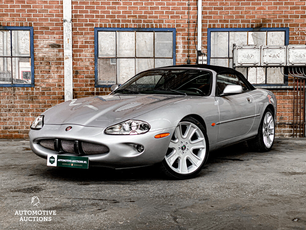 Jaguar XKR 4.0 V8 Convertible 294pk 2000, 41-JXB-2