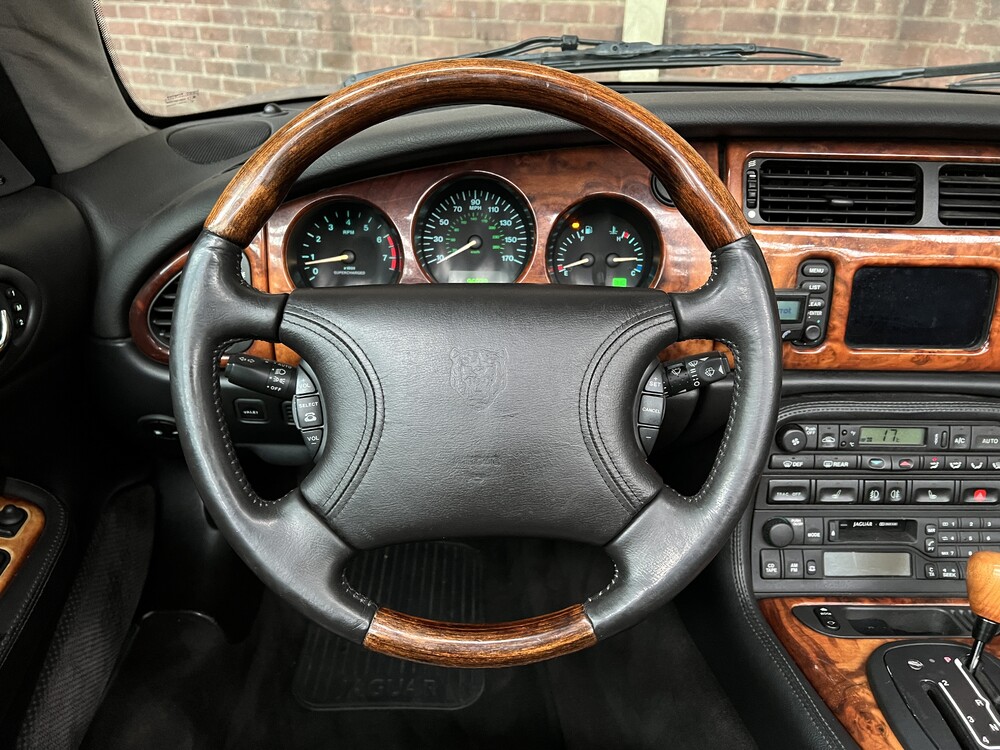 Jaguar XKR 4.0 V8 Convertible 294pk 2000, 41-JXB-2