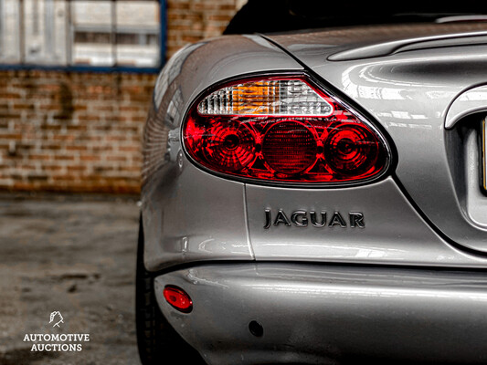 Jaguar XKR 4.0 V8 Convertible 294pk 2000, 41-JXB-2