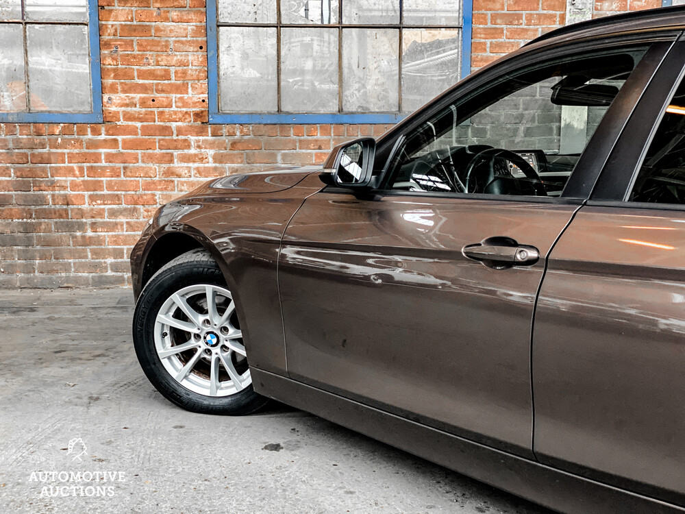 BMW 318d Touring High Executive 3er 136PS 2013, PV-088-R