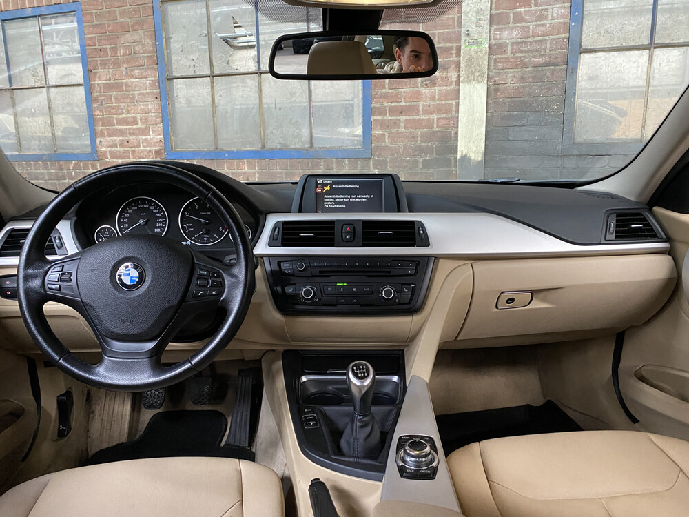 BMW 318d Touring High Executive 3er 136PS 2013, PV-088-R