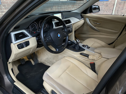 BMW 318d Touring High Executive 3 Series 136hp 2013, PV-088-R
