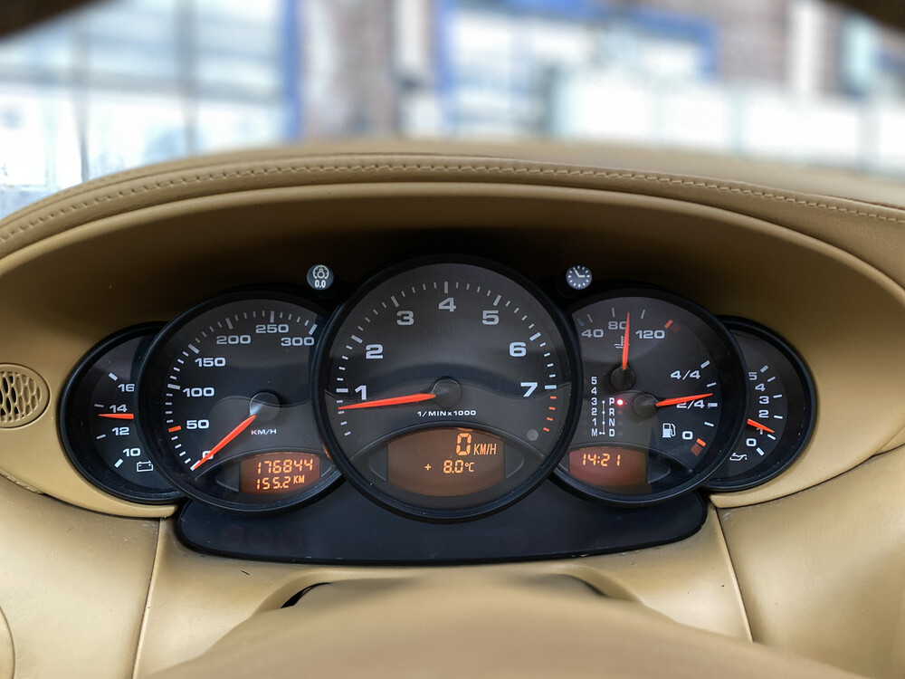 Porsche 911 Carrera 4 Coupe 300PS 2000, JK-936-Z