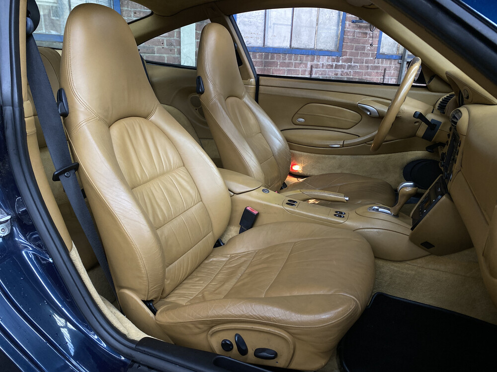 Porsche 911 Carrera 4 Coupe 300PS 2000, JK-936-Z