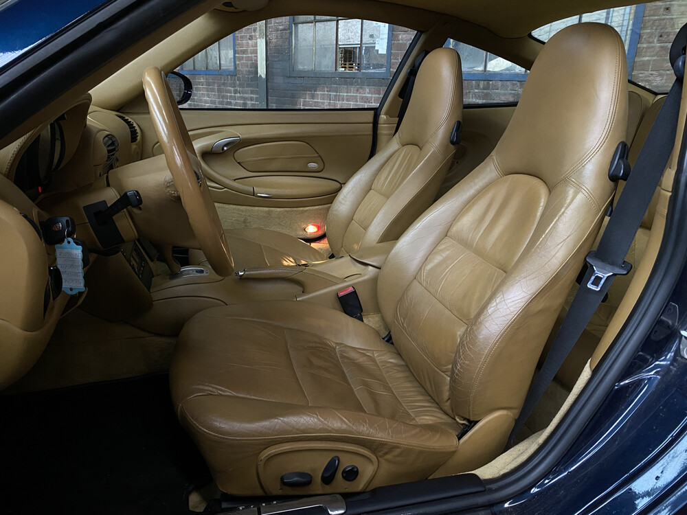 Porsche 911 Carrera 4 Coupe 300PS 2000, JK-936-Z