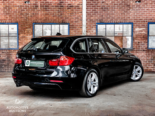 BMW 320i Touring High Executive 3 Series 184hp 2014, 6-TZT-56