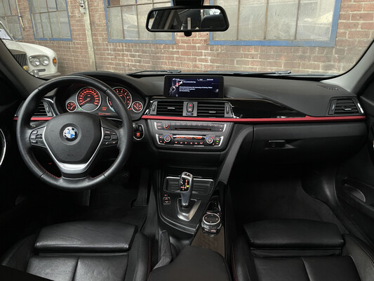 BMW 320i Touring High Executive 3 Series 184hp 2014, 6-TZT-56