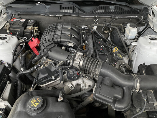 Ford Mustang V6 3.7L 305pk 2013
