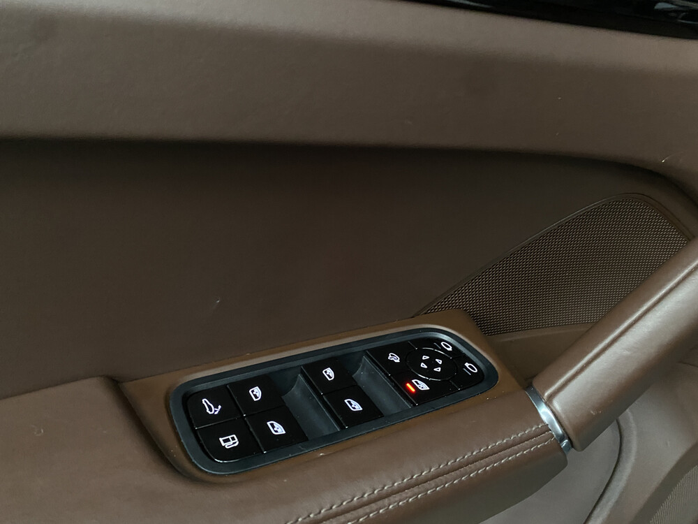 FOTOS! DMN Porsche Cayenne 3.0 E-Hybrid 462PS 2018 SportChrono -Org. NL-, TL-795-R