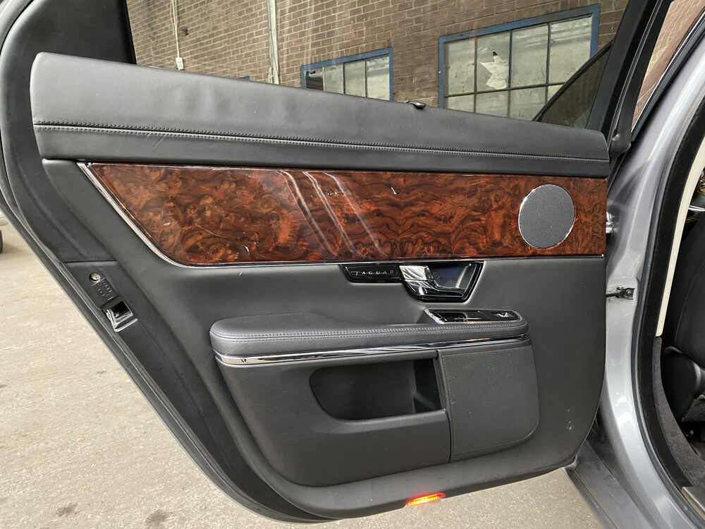 Jaguar XJ 5.0 V8 Premium Luxus LWB 385PS 2010, J-956-RX