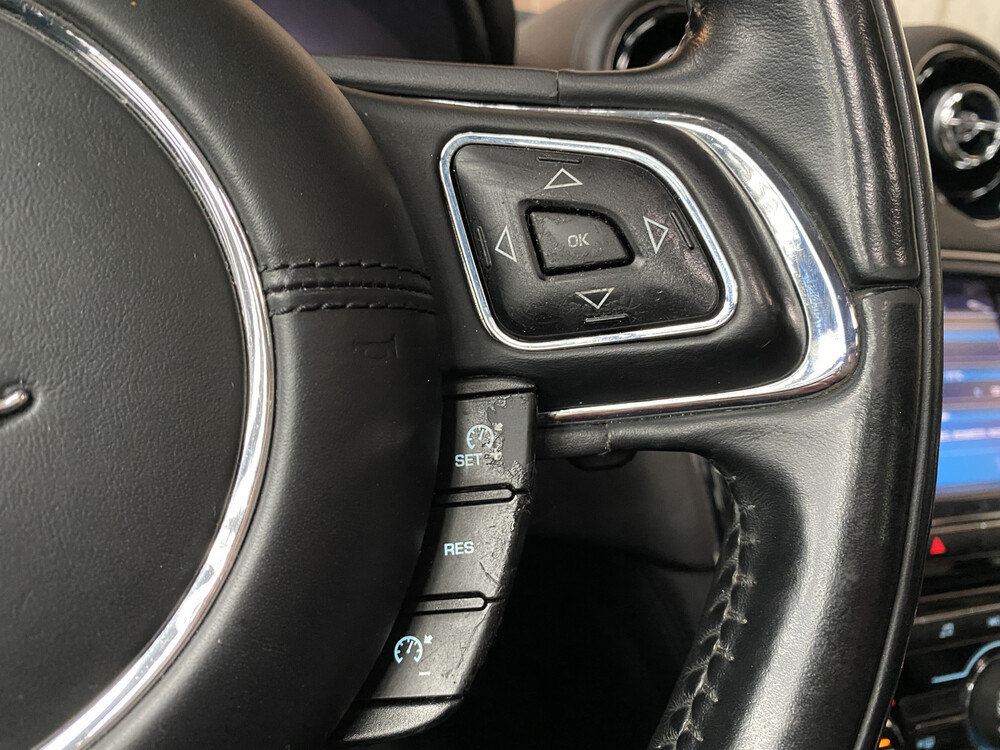 Jaguar XJ 5.0 V8 Premium Luxus LWB 385PS 2010, J-956-RX