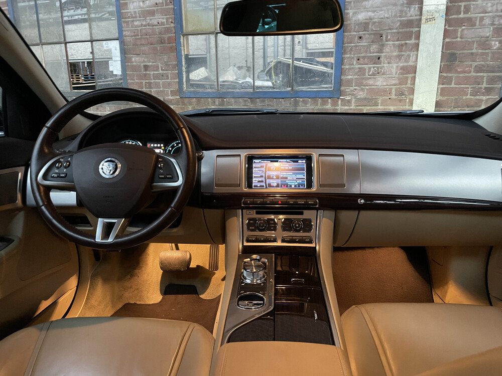 Jaguar XF 3.0 V6 340PS 2013 -Ursprünglich. NL-, 7-KXK-58