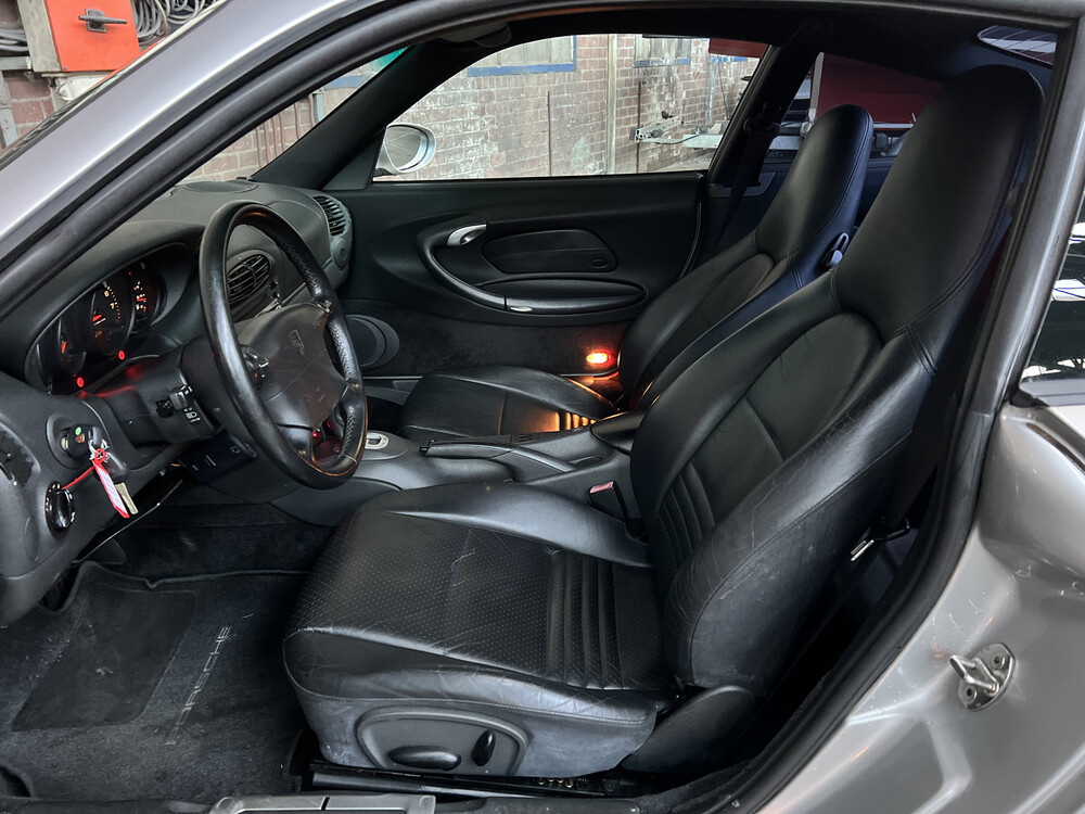 Porsche 911 996 3.4 Carrera 4 300pk 1999 -Youngtimer-