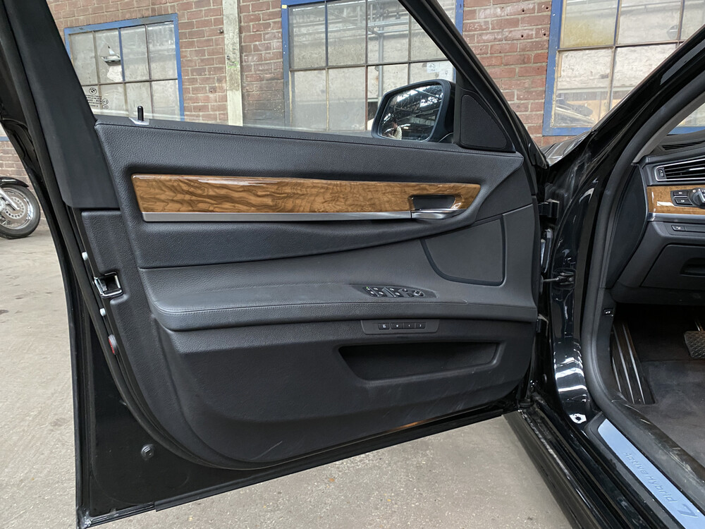 BMW ActiveHybrid7 F04 4.4 7-serie 465pk 2010