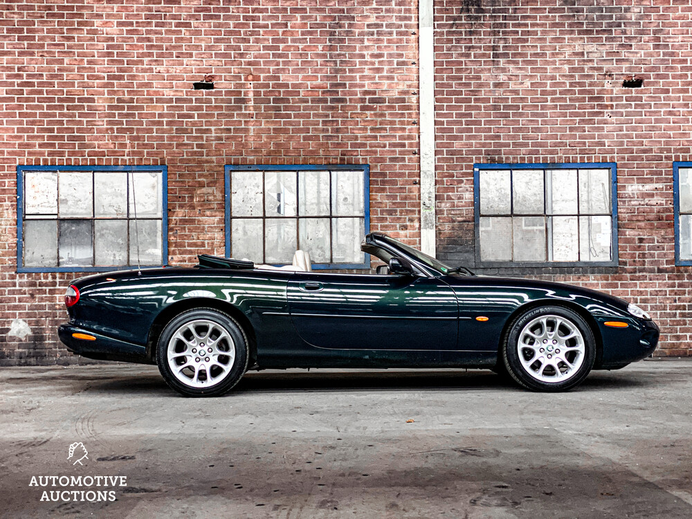 Jaguar XK8 4.0 V8 Convertible 286pk 2000, 07-XJ-GG