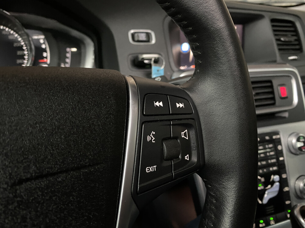 Volvo V60 T5 AWD 234PS 2017