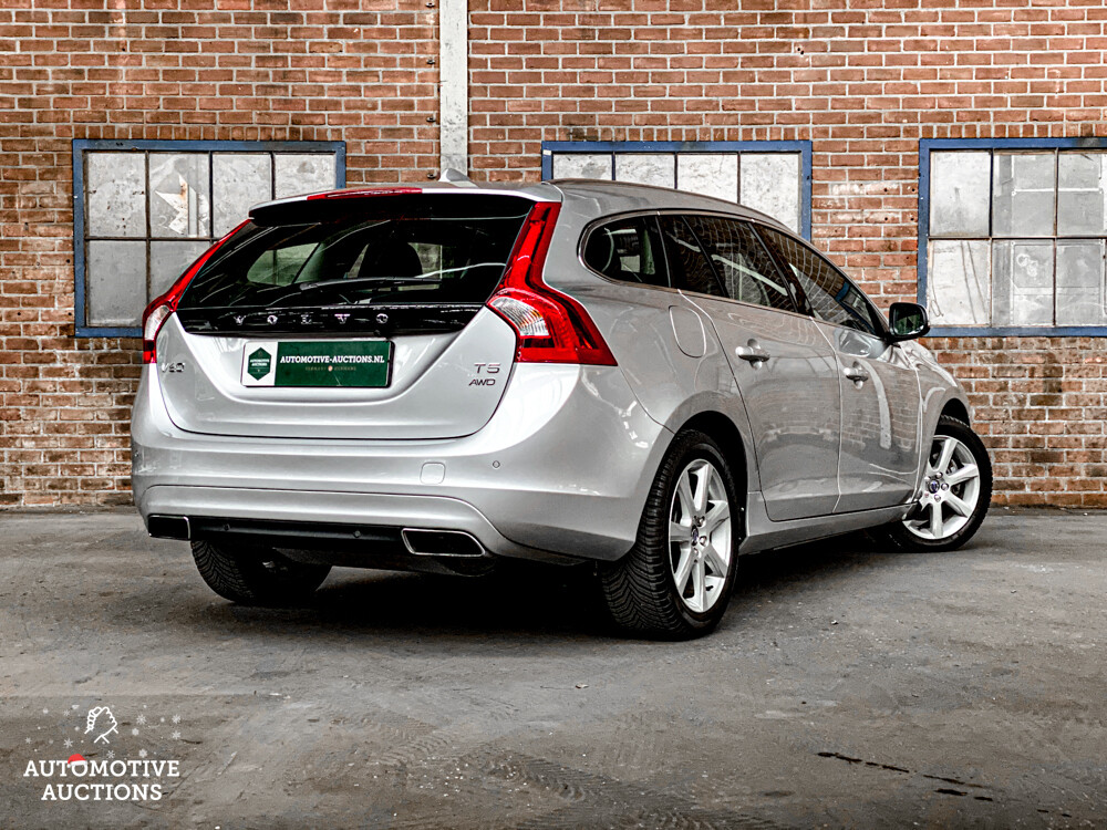 Volvo V60 T5 AWD 234PS 2017