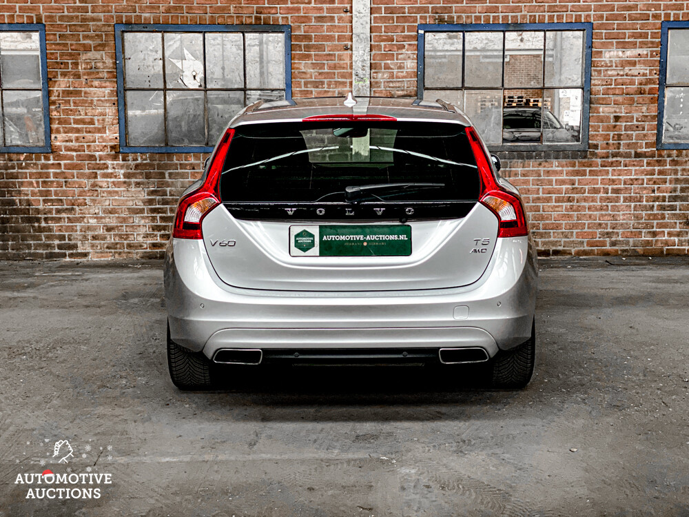 Volvo V60 T5 AWD 234PS 2017
