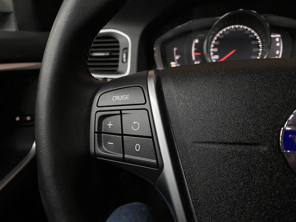 Volvo V60 T5 AWD 234PS 2017