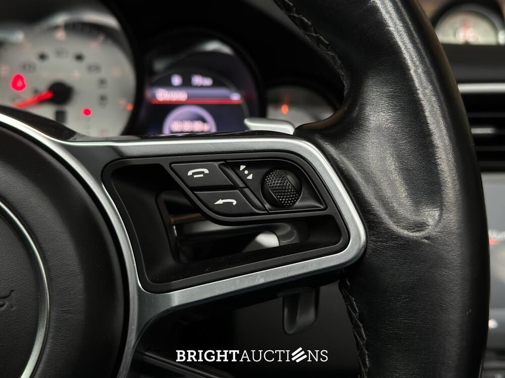 Porsche 911 991.2 Turbo S Cabrio 3.8 581pk 2017 (Origineel-NL+2e eigenaar), PG-468-L