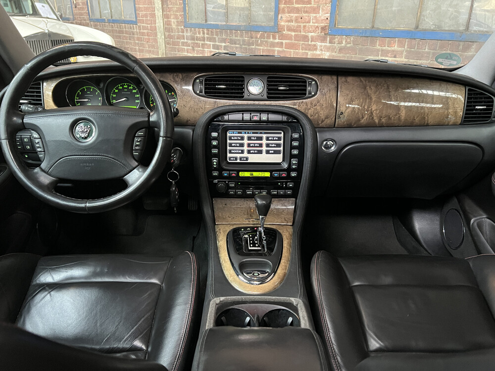 Jaguar XJR 4.2 V8 2003 396pk, NL- H-071-XX