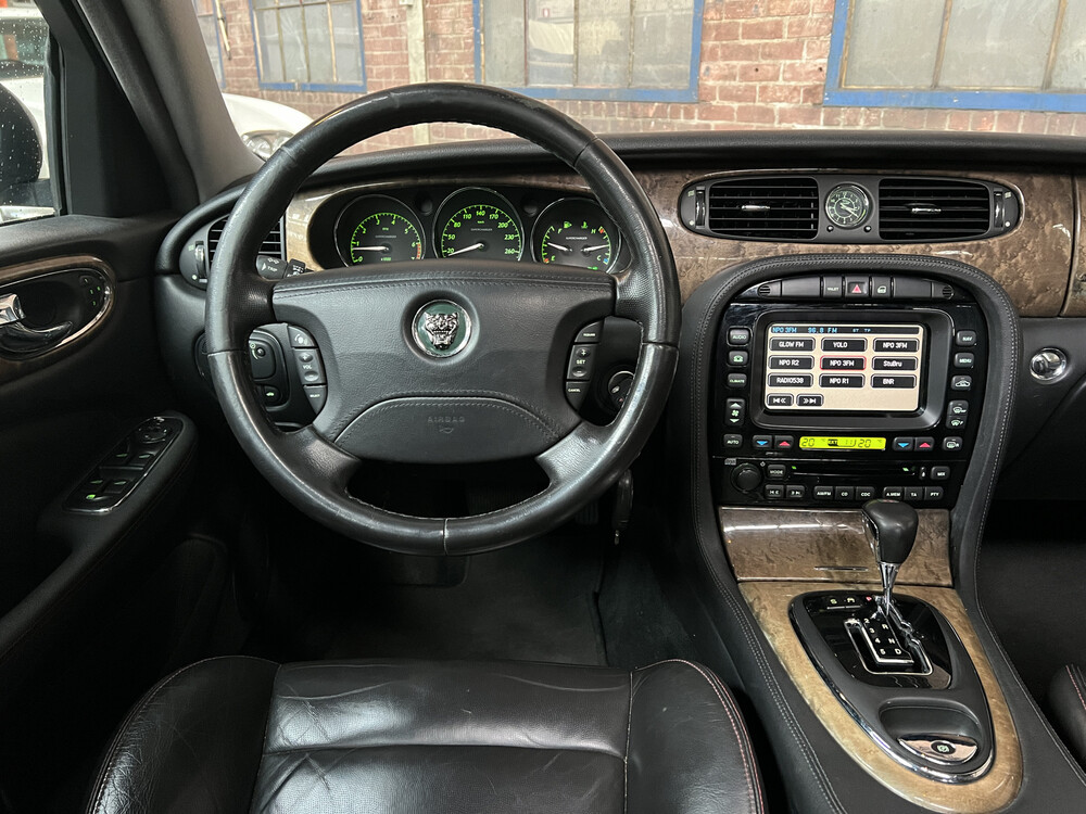 Jaguar XJR 4.2 V8 2003 396pk, NL- H-071-XX