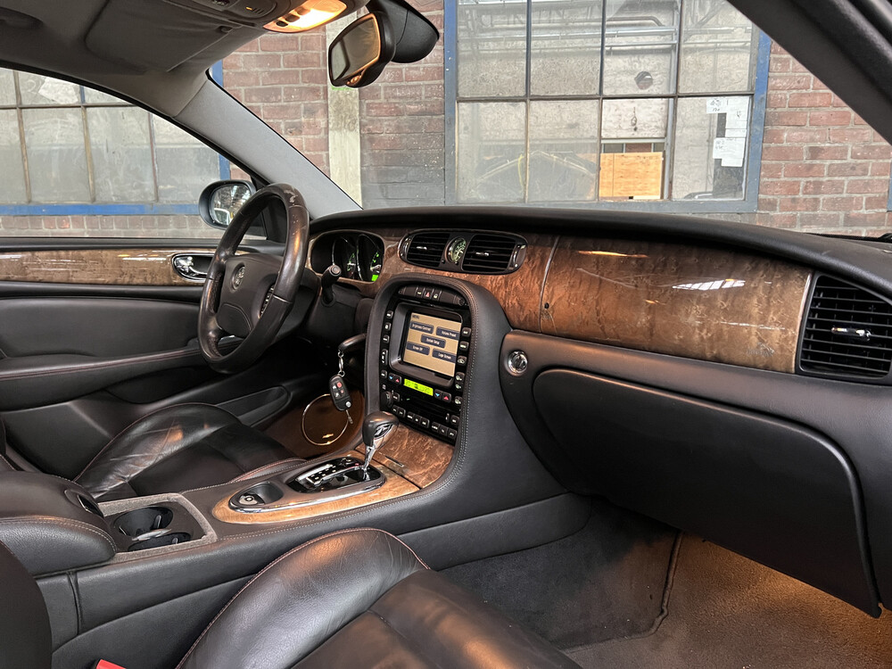 Jaguar XJR 4.2 V8 2003 396pk, NL- H-071-XX