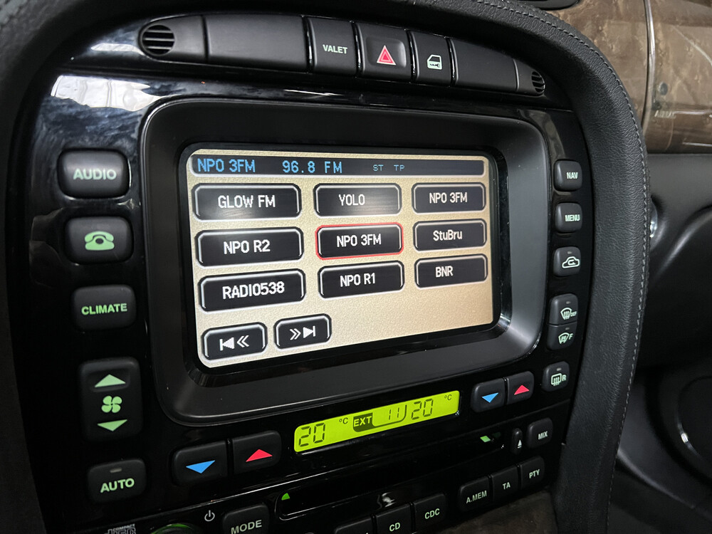 Jaguar XJR 4.2 V8 2003 396pk, NL- H-071-XX