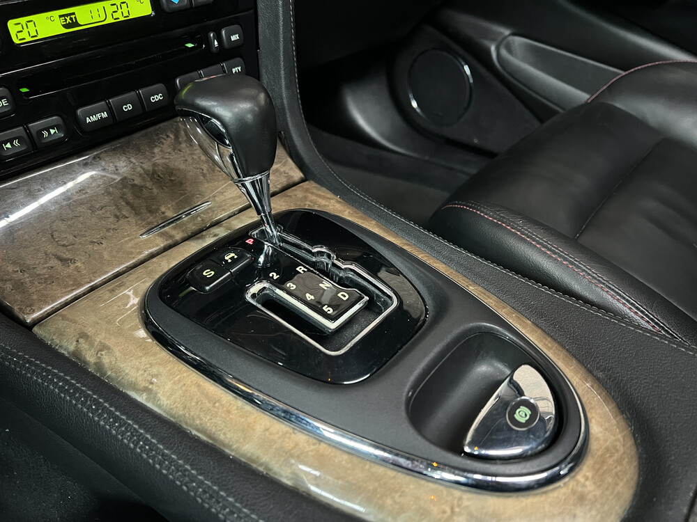 Jaguar XJR 4.2 V8 2003 396pk, NL- H-071-XX