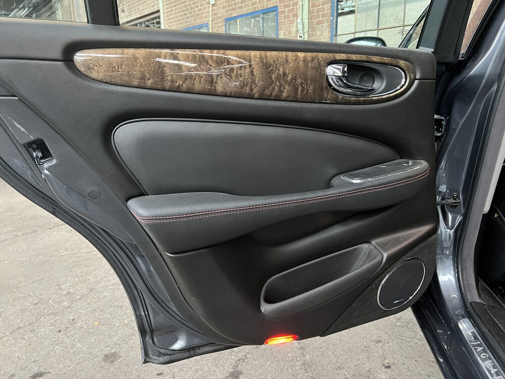 Jaguar XJR 4.2 V8 2003 396pk, NL- H-071-XX