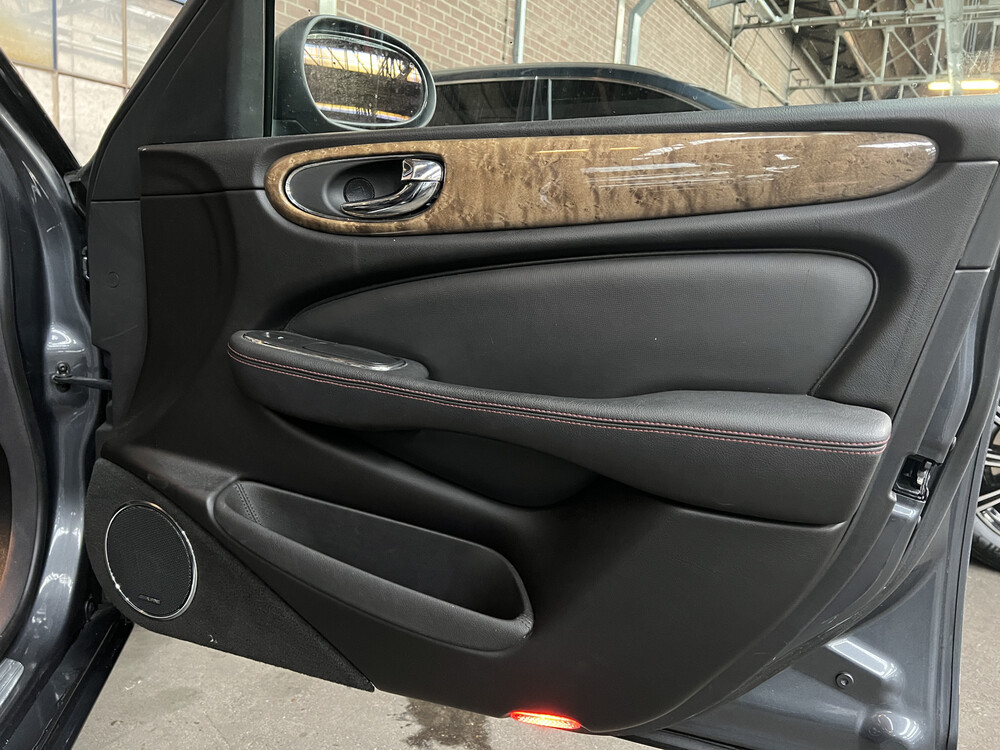 Jaguar XJR 4.2 V8 2003 396pk, NL- H-071-XX