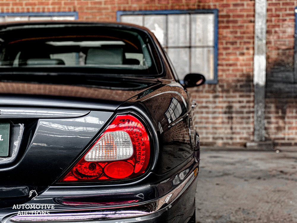 Jaguar XJR 4.2 V8 2003 396pk, NL- H-071-XX
