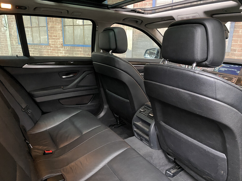 BMW 525d Touring M-Sport 2.0 High Executive 5-serie 218pk 2013, PF-384-H