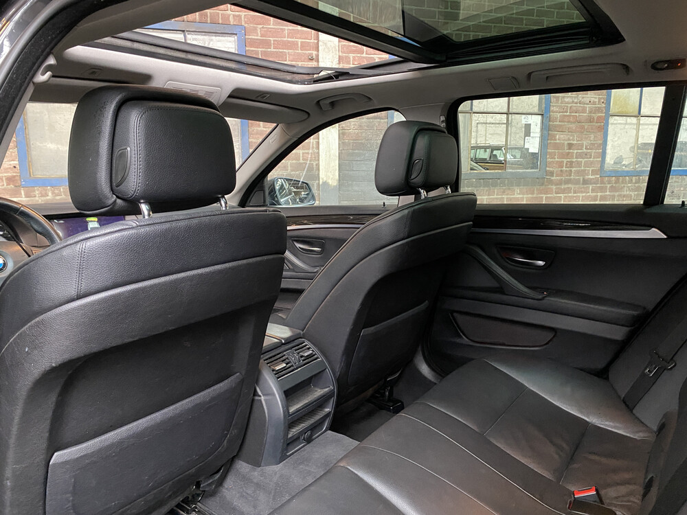 BMW 525d Touring M-Sport 2.0 High Executive 5-serie 218pk 2013, PF-384-H