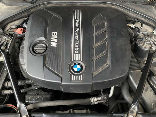 BMW 525d Touring M-Sport 2.0 High Executive 5-serie 218pk 2013, PF-384-H