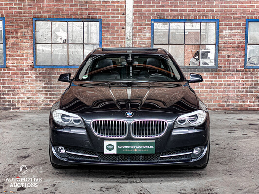 BMW 525d Touring M-Sport 2.0 High Executive 5-serie 218pk 2013, PF-384-H