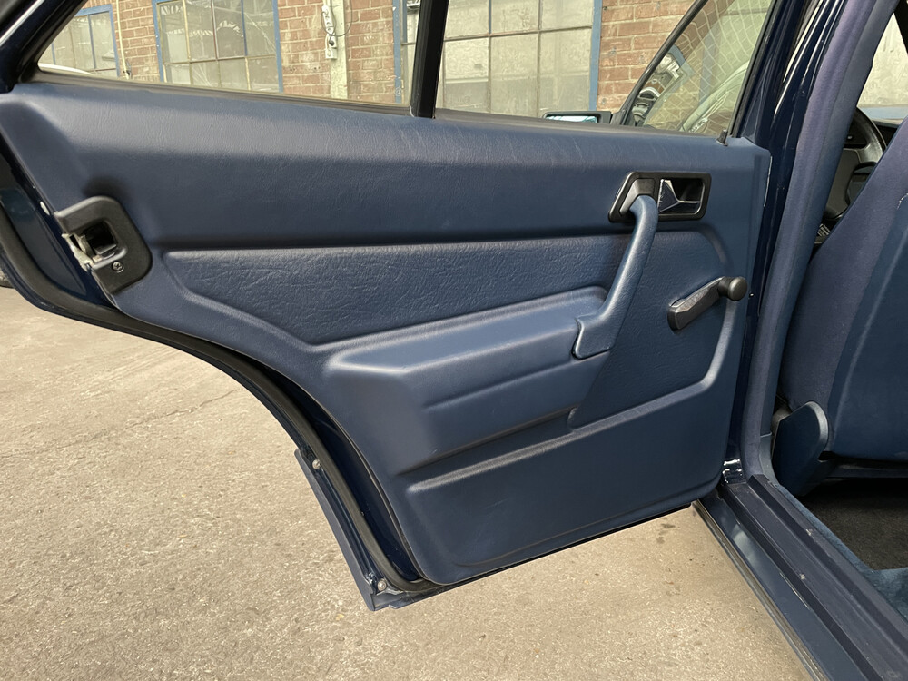 Mercedes-Benz E190 1.8 Basic U9 E-Klasse 1992, DJ-GV-87