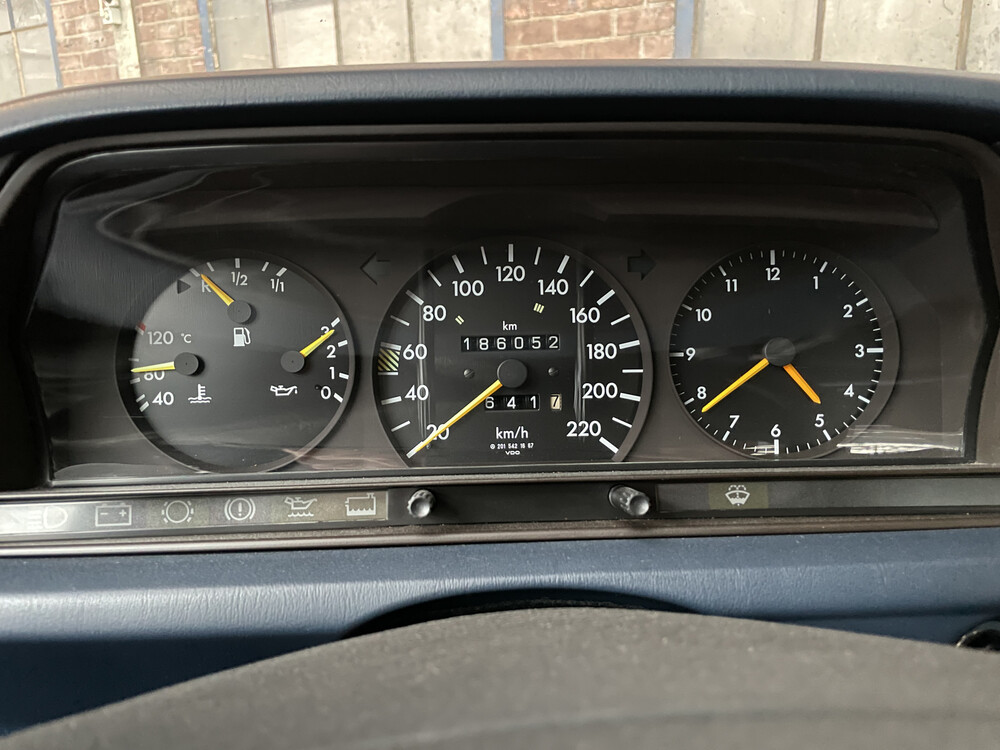 Mercedes-Benz E190 1.8 Basic U9 E-Klasse 1992, DJ-GV-87