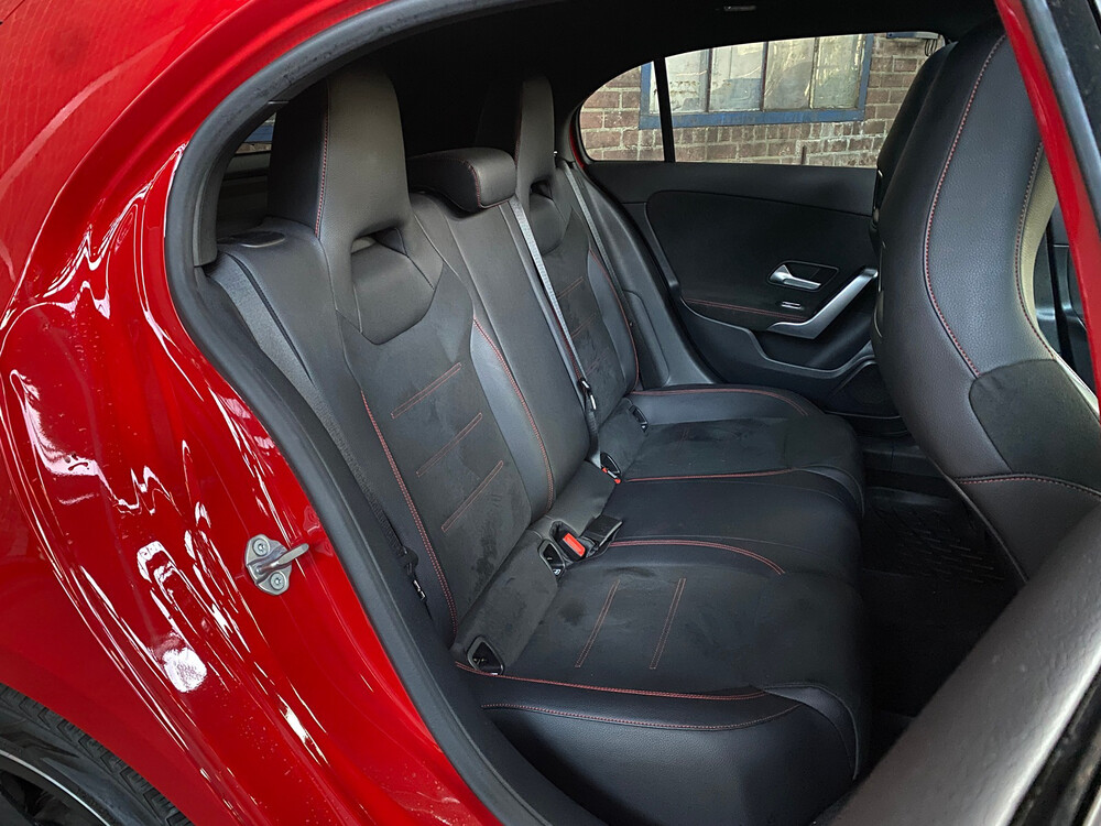 Mercedes-Benz A180 Business Solution AMG Night Upgrade 136pk 2019, XS-253-H