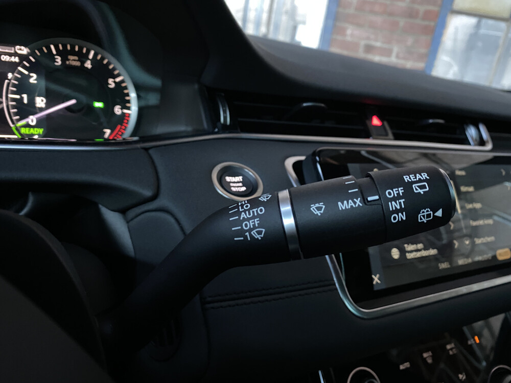 Land Rover Range Rover Evoque P300e Hybrid AWD SE 309pk 2022 -Fabrieksgarantie-