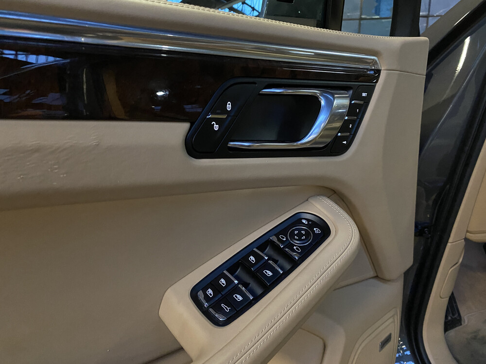 Porsche Macan Turbo 3.6 V6 400pk 2014 Sport-Chrono -Orig. NL-, 1-TTX-59