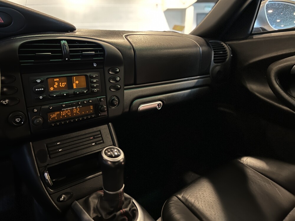 Porsche 911 3.6 Carrera 996 Coupé MK2 320pk 2002 GT3 -MANUAL- ORG-NL, 67-JB-GK