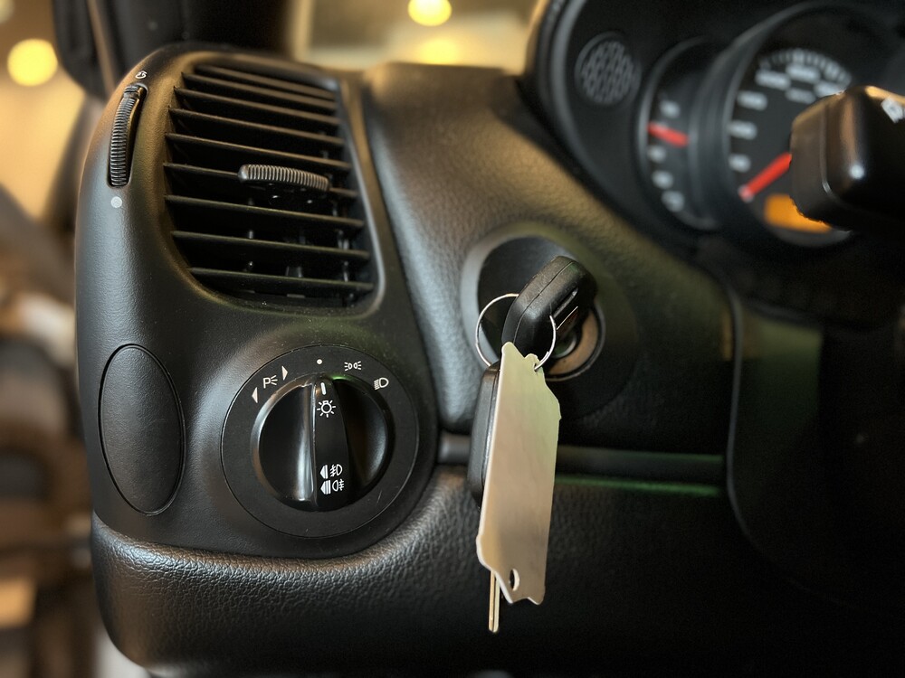 Porsche 911 3.6 Carrera 996 Coupé MK2 320pk 2002 GT3 -MANUAL- ORG-NL, 67-JB-GK