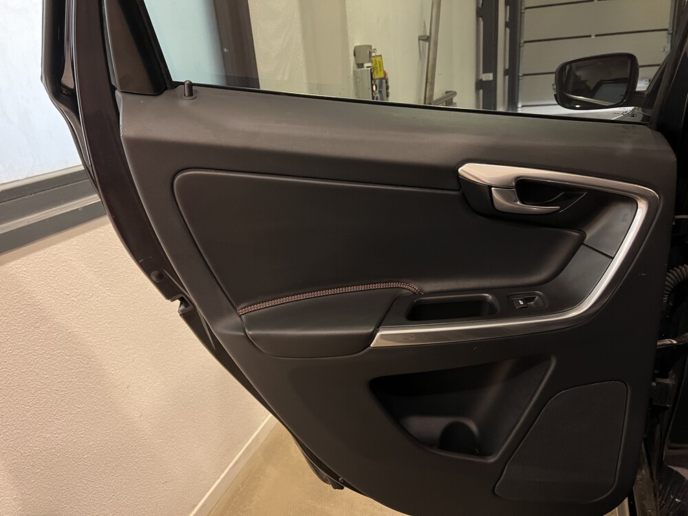 Volvo XC60 D3 2.0 R-Design 150pk 2016, XK-208-L