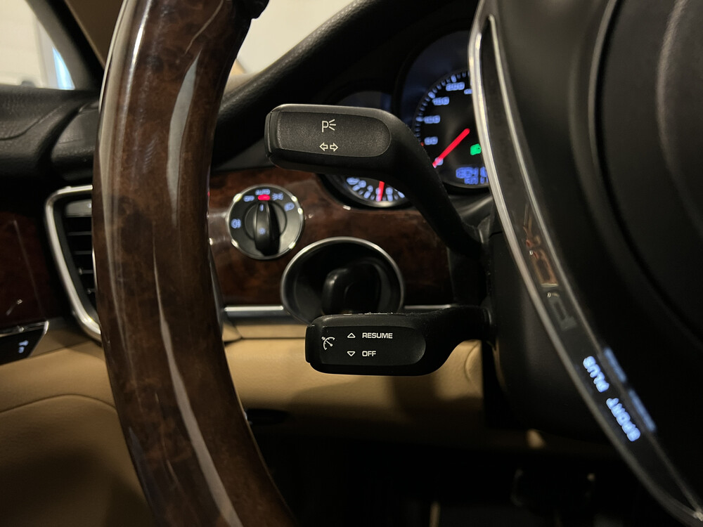 Porsche Panamera 3.6 V6 Platinum Edition SportChrono 299PS 2013, L-185-HT