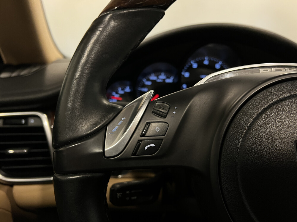 Porsche Panamera 3.6 V6 Platinum Edition SportChrono 299PS 2013, L-185-HT