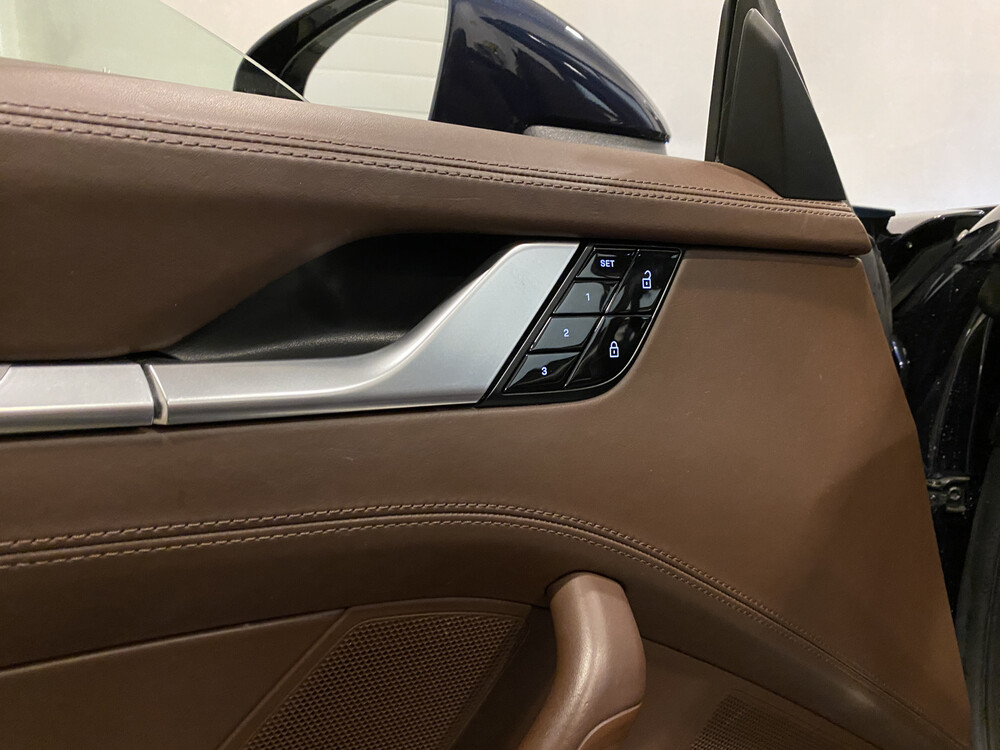 Porsche 911 Carrera 4s 992 SportChrono 3.0 450PS SportDesign Cabriolet 2019, H-643-ZL